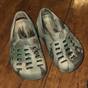 Camouflage Slip-On Clogs